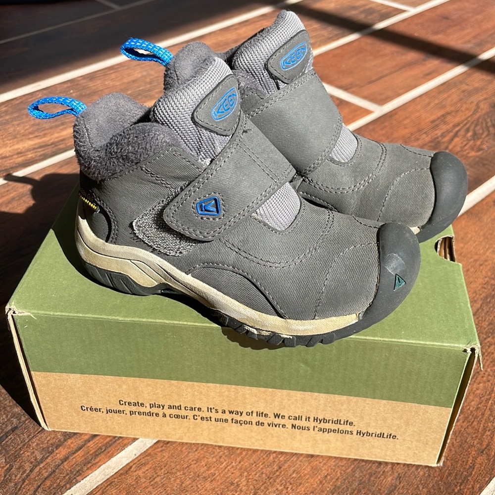 Keen Kootenay boots, size 9, with original box!